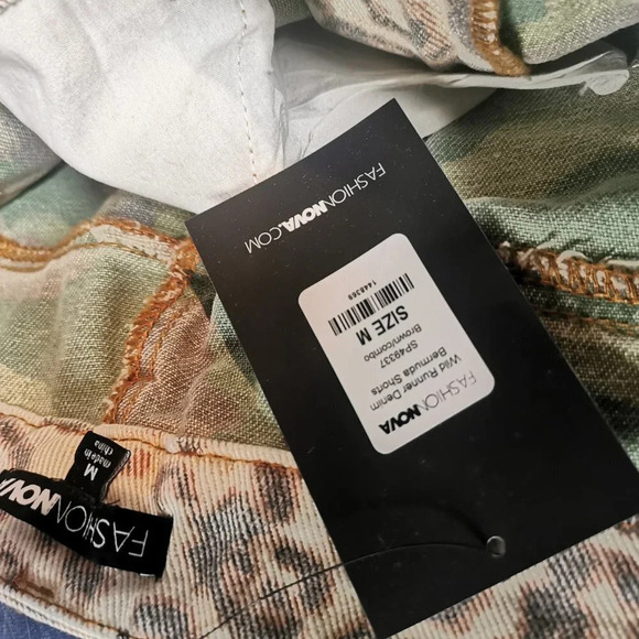 Fashion Nova Wild Runner High Rise Bermuda Leopard Short Size Medium - Picture 7 of 7